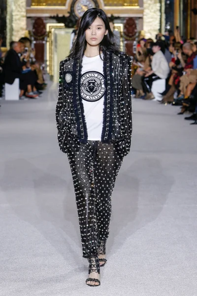 Look 11